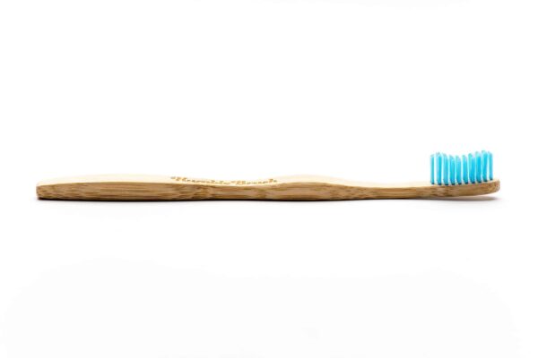 Brosse à dents soft bleu : The Humble Co.